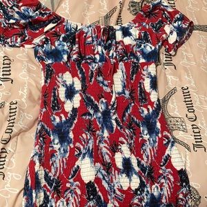 Tight medium dress with flower decor